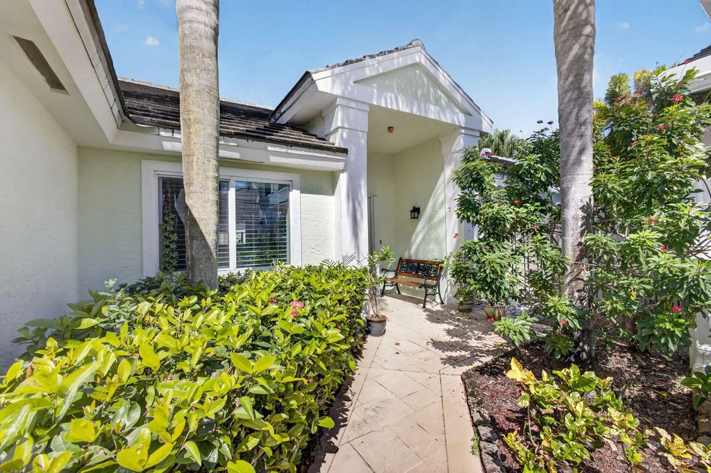 12 Commodore Place, Palm Beach Gardens