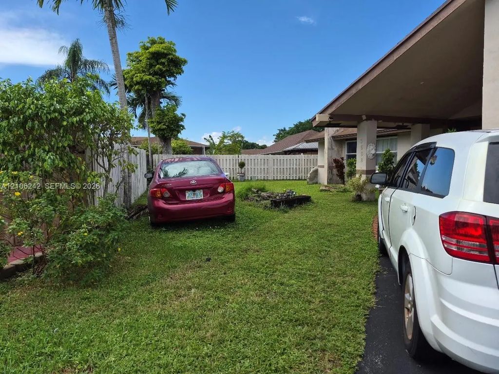 3582 Sw 68th Way, Miramar