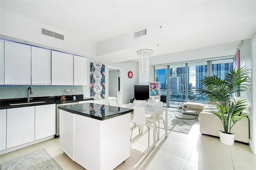 92 Sw 3rd Street #1511, Miami