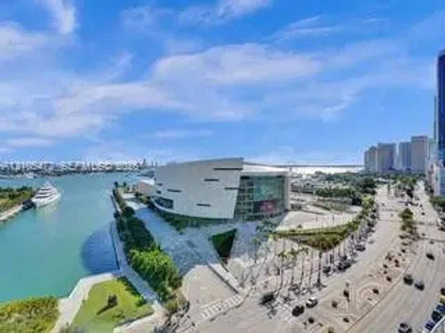 2 of 33 - 888 Biscayne Boulevard #811, Miami, FL