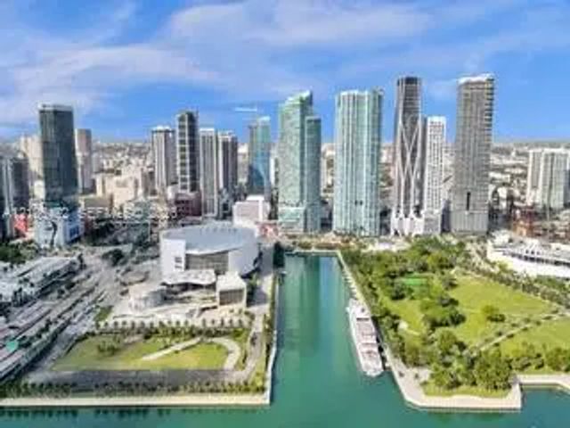 3 of 33 - 888 Biscayne Boulevard #811, Miami, FL