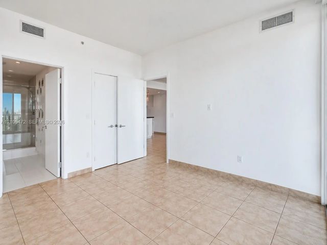 4 of 33 - 888 Biscayne Boulevard #811, Miami, FL