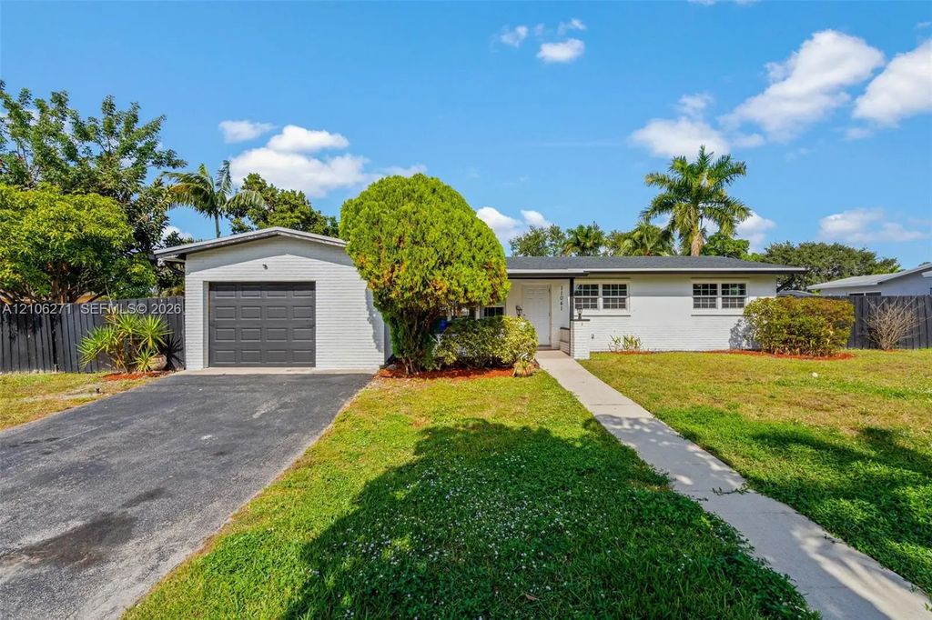 11041 Nw 21st Street, Pembroke Pines