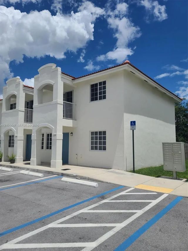 2 of 21 - 210 Sw 3rd Court, Florida City, FL