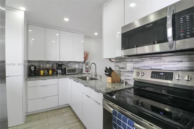 8075 Sw 107th Avenue #312, Miami