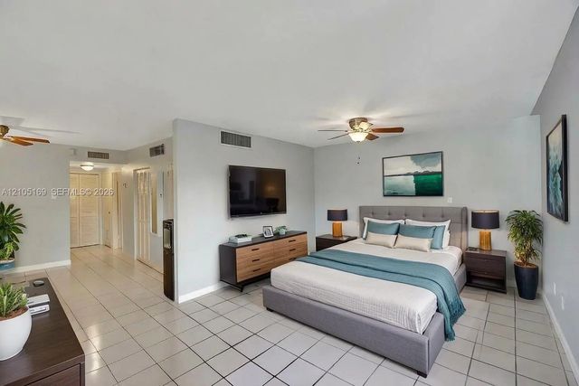 5 of 28 - 2899 Collins Avenue #521, Miami Beach, FL