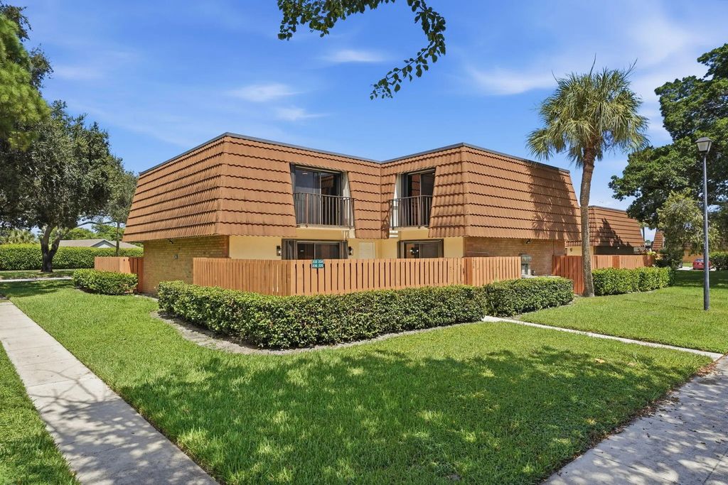 236 Charter Way, West Palm Beach