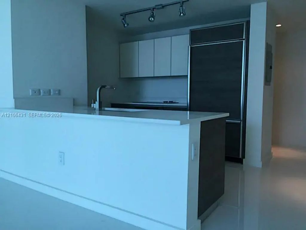 1100 S Miami Avenue #3203, Miami