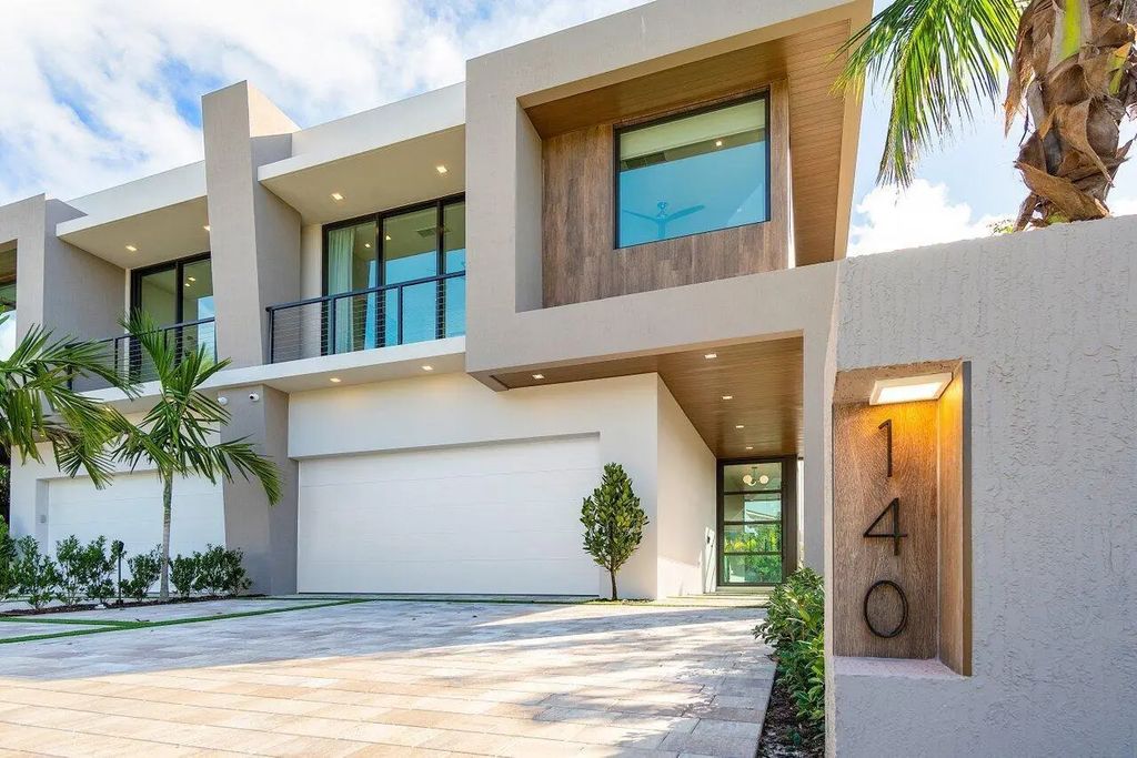 140 Ne Wavecrest Way, Boca Raton