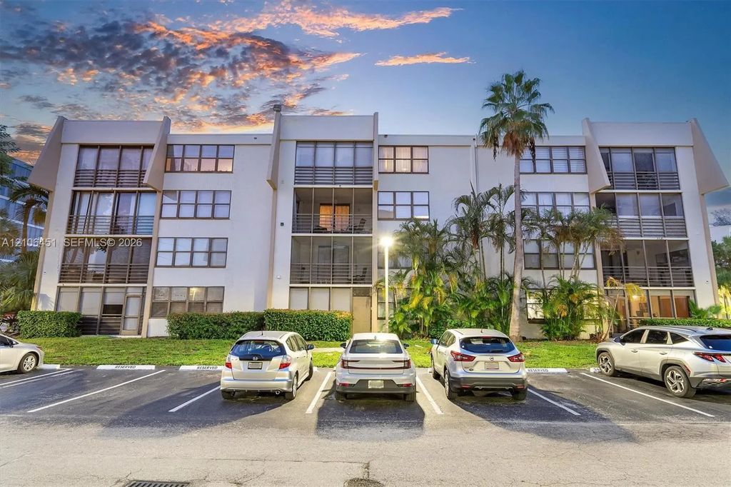 20401 Ne 30th Avenue #106-8, Aventura
