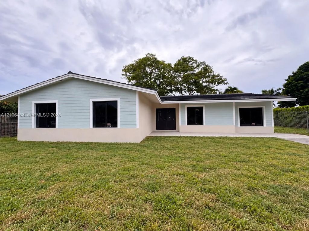 19010 Bel Aire Drive, Cutler Bay