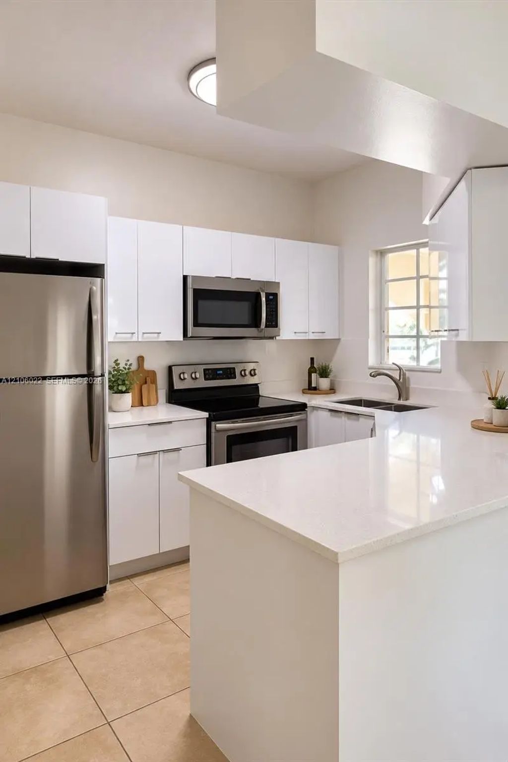 18340 Nw 68th Avenue #a, Hialeah