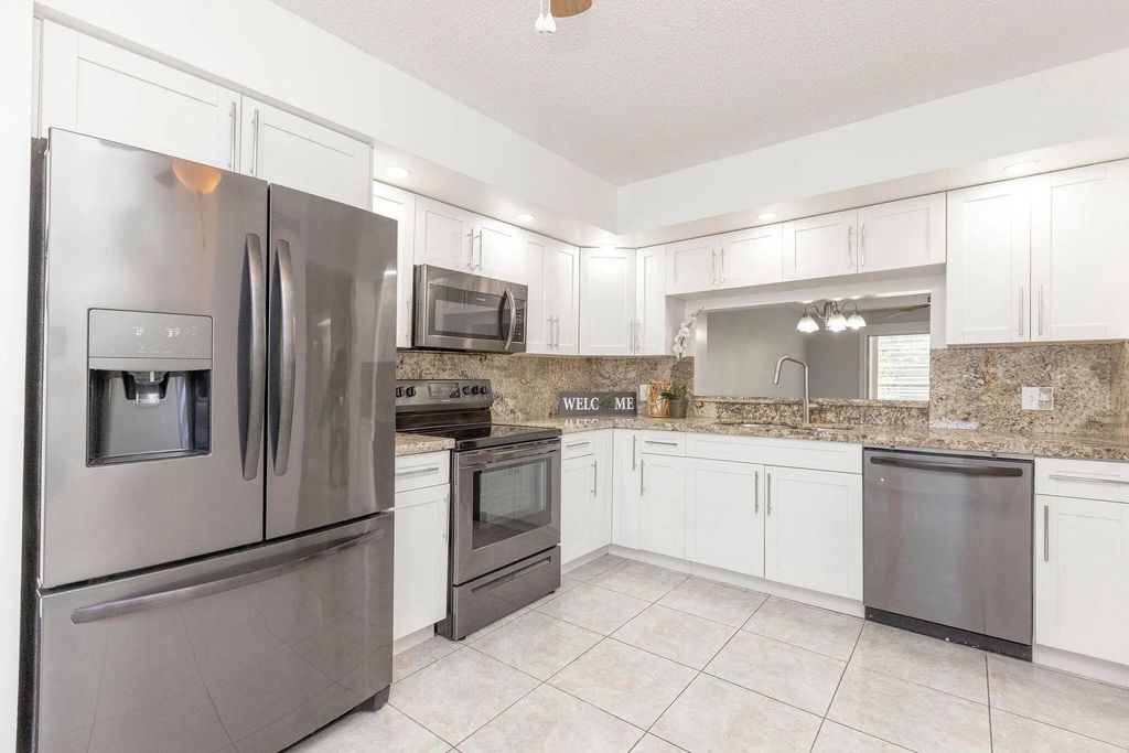 1000 Sw 125th Avenue #207n, Pembroke Pines