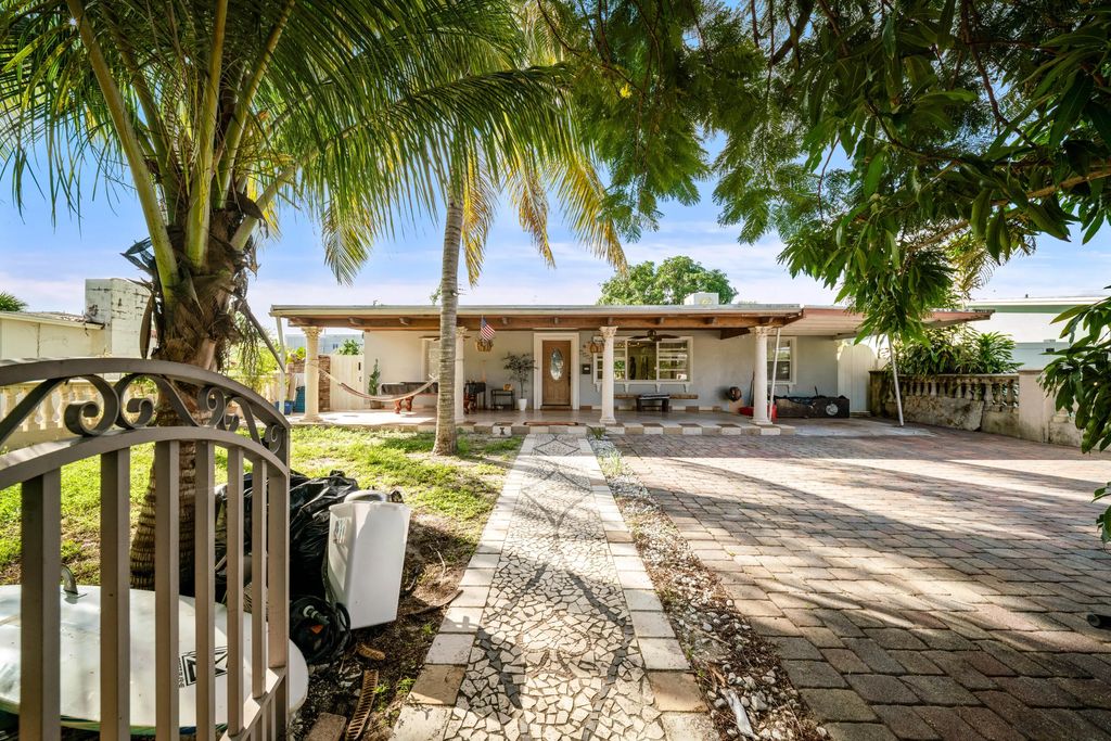 1020 Forest Court, West Palm Beach