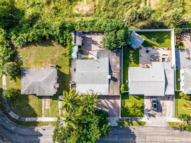 2 of 30 - 1020 Forest Court, West Palm Beach, FL
