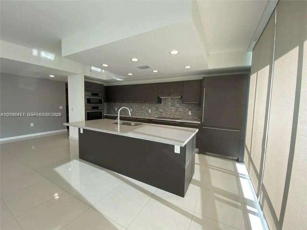 7751 Nw 107th Avenue #305, Doral