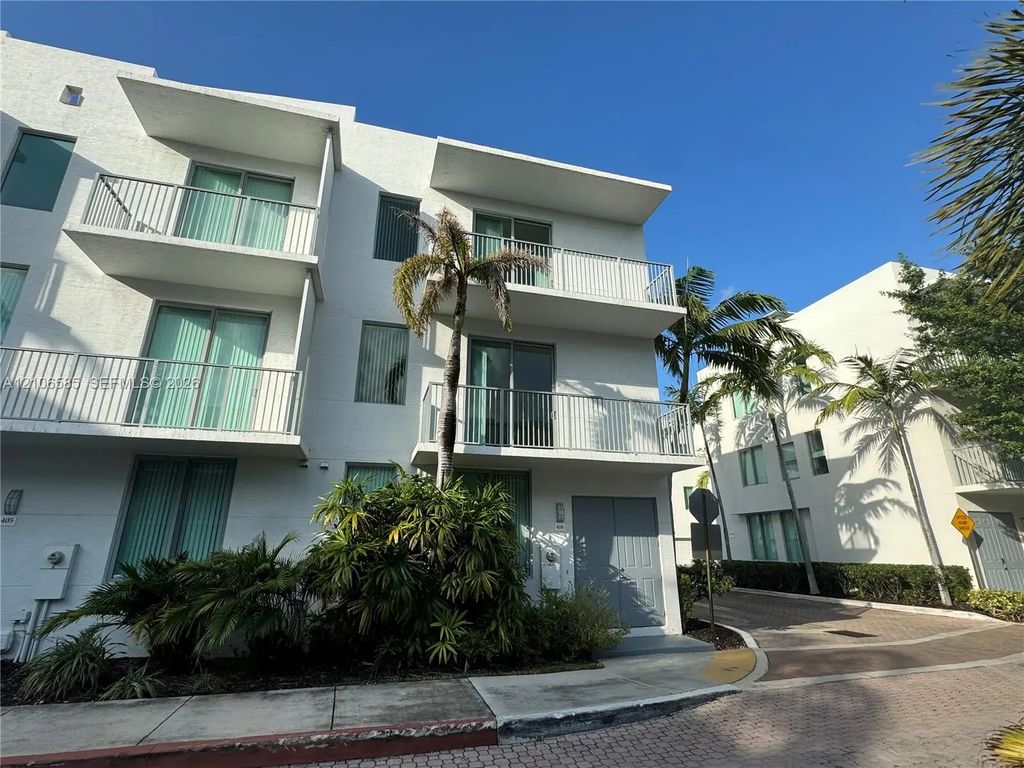 2146 Van Buren Street #406, Hollywood