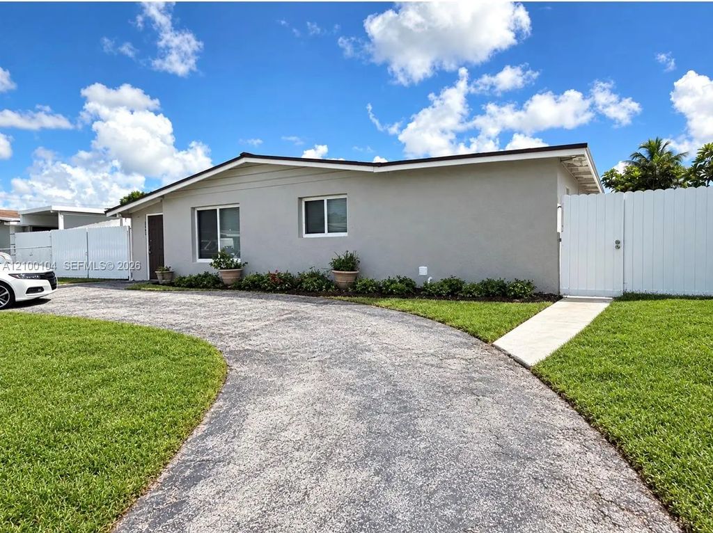 3900 Sw 59th Avenue, Davie