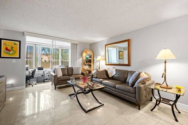 5 of 24 - 9330 Sunrise Lakes Boulevard #104, Sunrise, FL