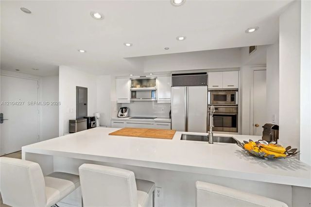 5 of 23 - 400 Alton Road #610, Miami Beach, FL