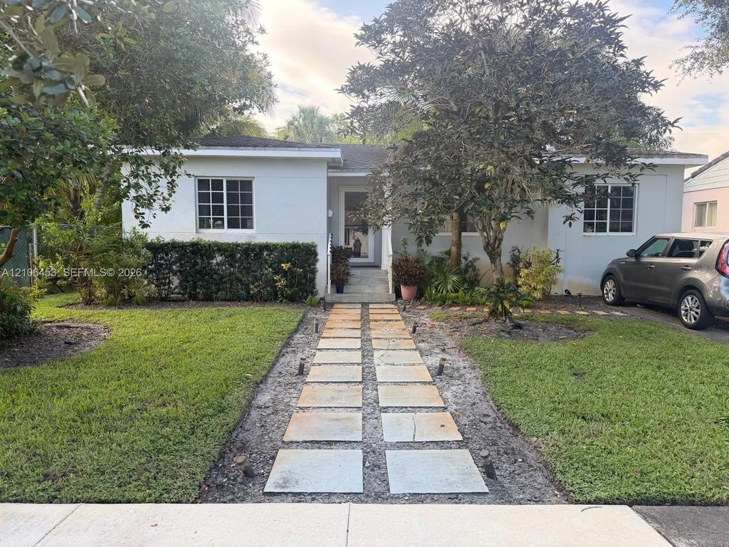 132 Whitethorn Drive, Miami Springs