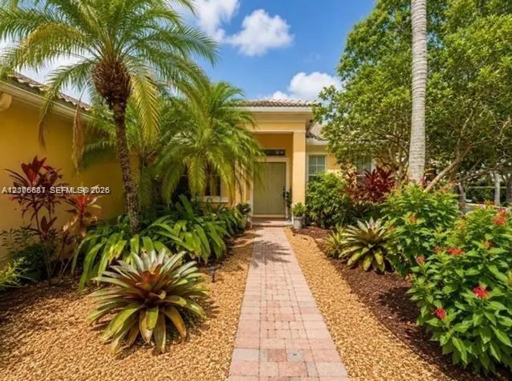 1213 Skylark Drive #1213, Weston