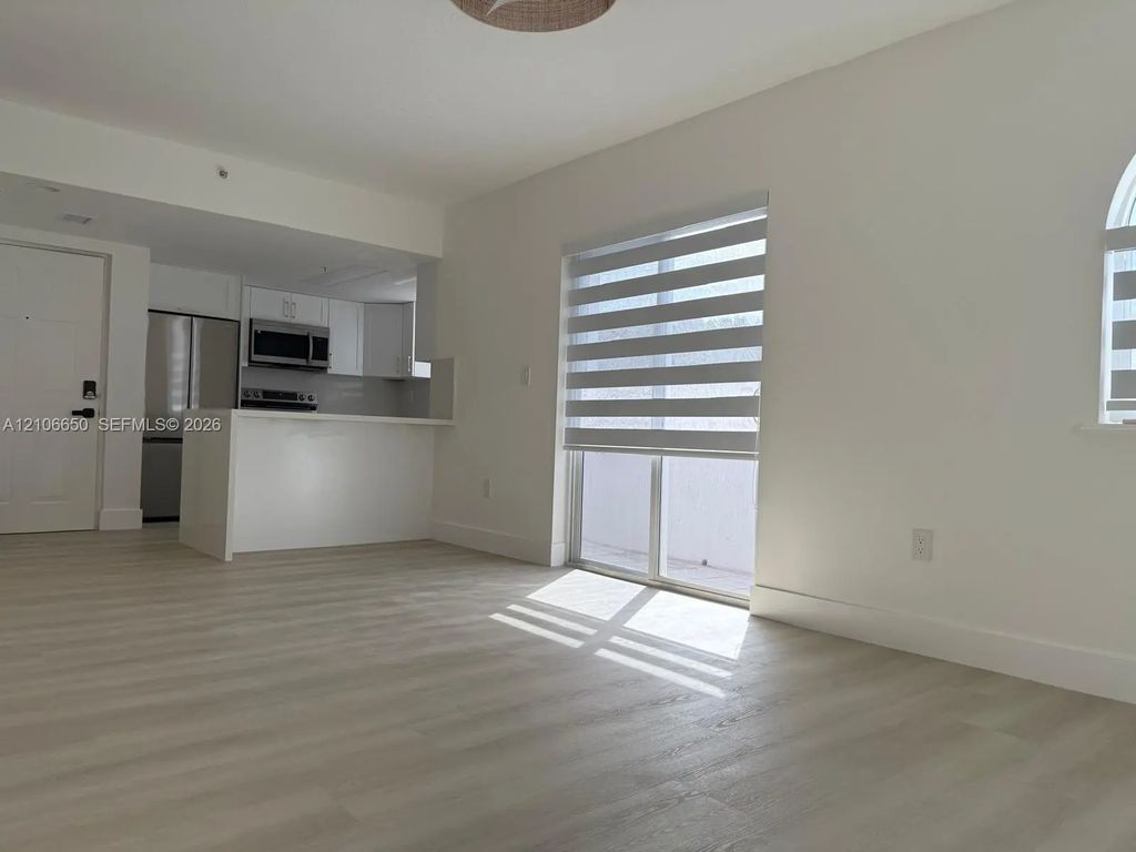 3052 Sw 27th Avenue #302, Miami