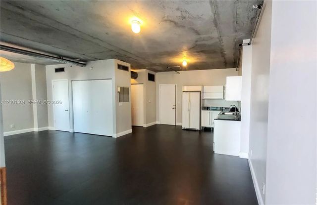 2 of 33 - 690 Sw 1st Court #1828, Miami, FL