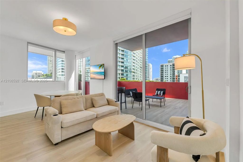 90 Ne 32 #612, Miami