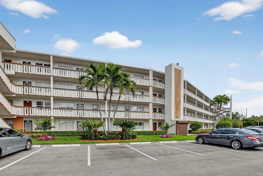 3033 Hythe B, Boca Raton