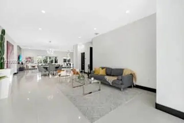 2 of 47 - 885 Sw 144th Avenue, Miami, FL