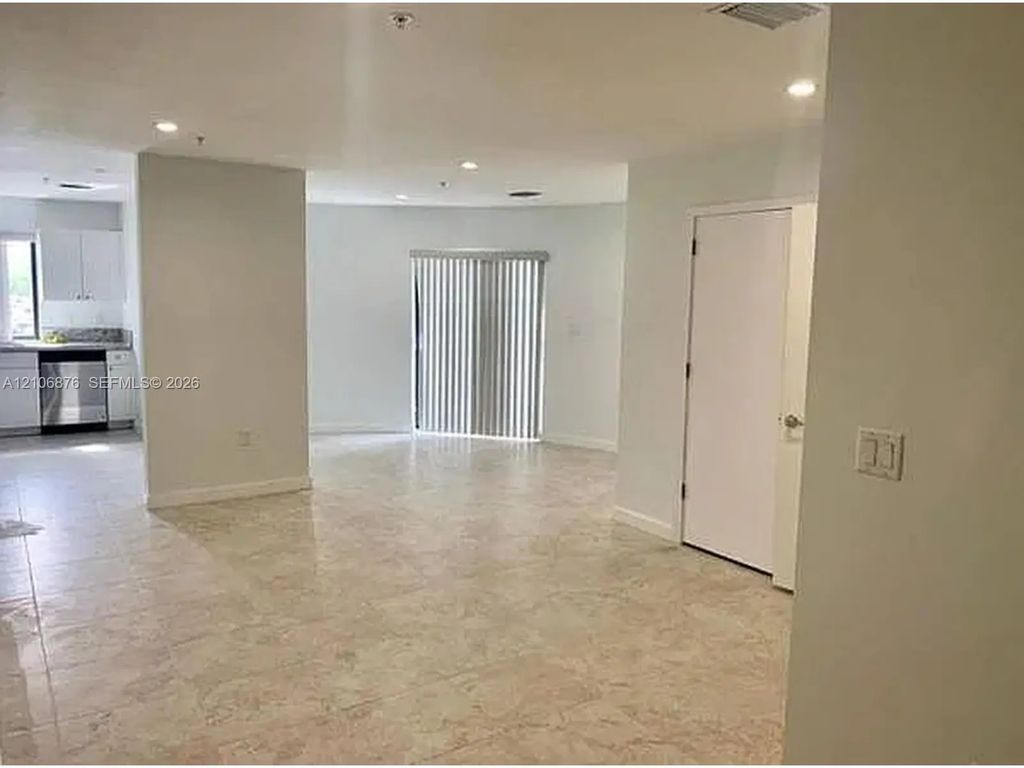 710 E 9th Street #201, Hialeah