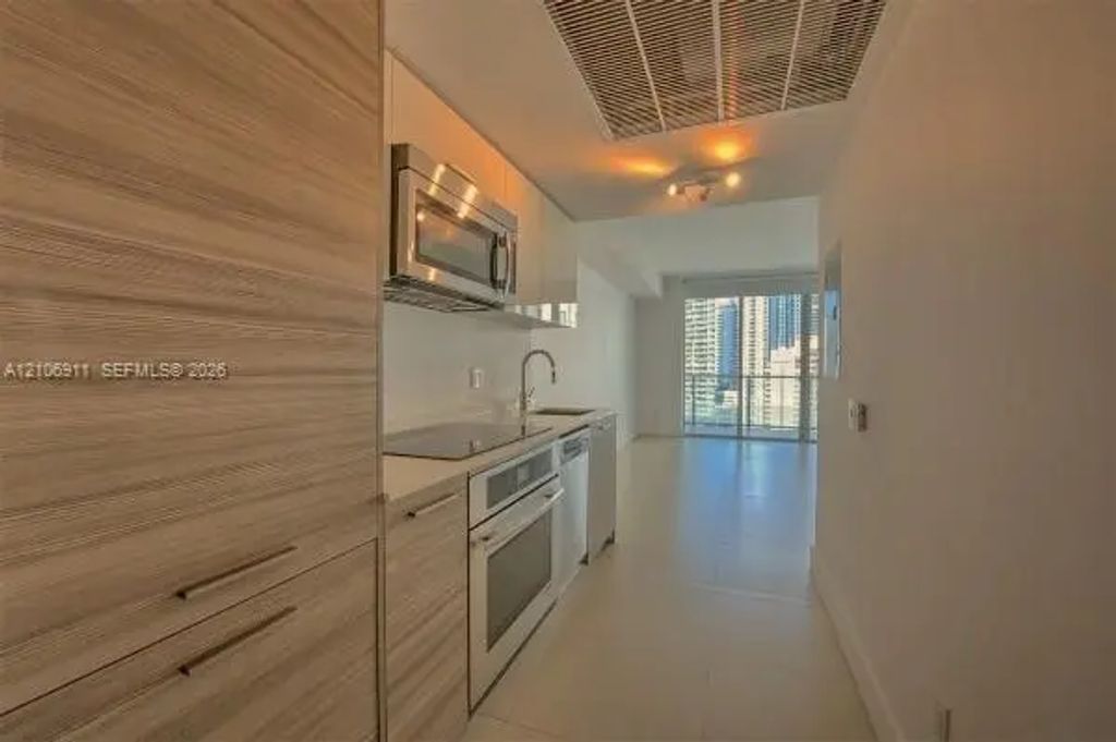 1300 Brickell Bay Drive #2313, Miami