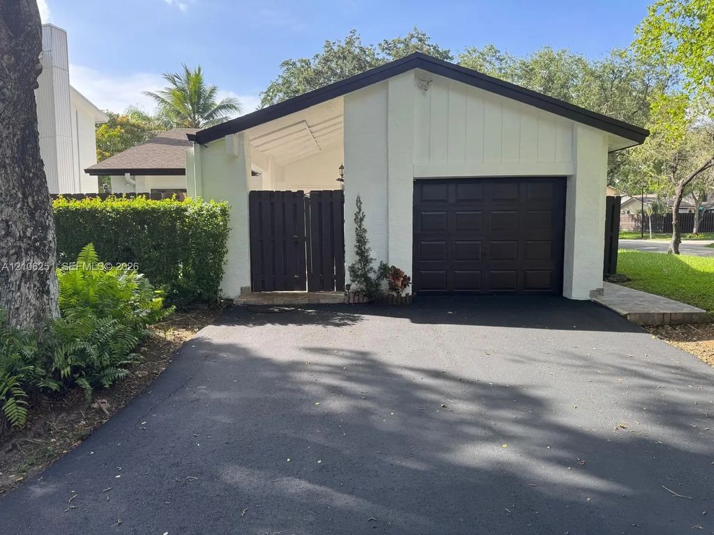 13607 Sw 117th Lane, Miami