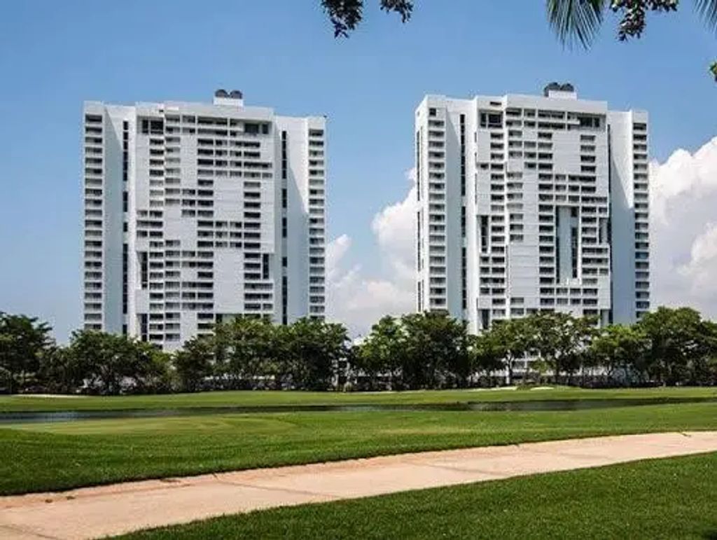 20355 Ne 34th Court #227, Aventura