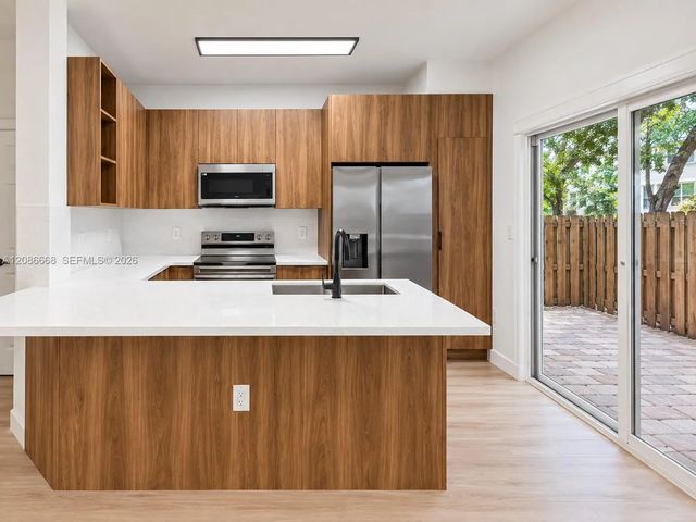 3 of 31 - 10720 Nw 82nd Terrace #7-8, Doral, FL