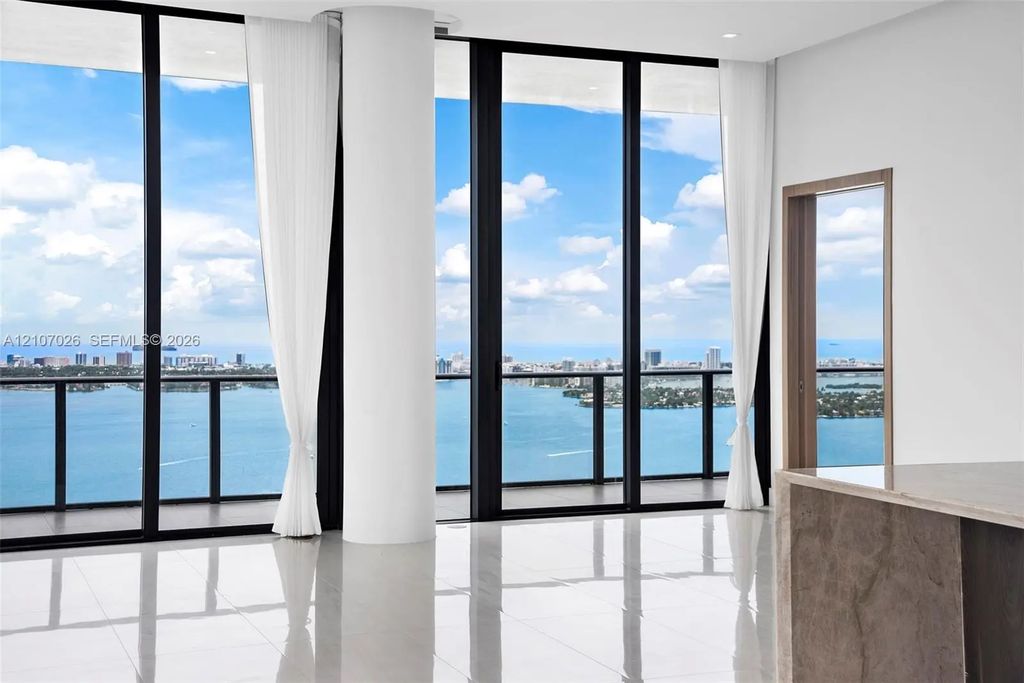 480 Ne 31st Street #ph5204, Miami