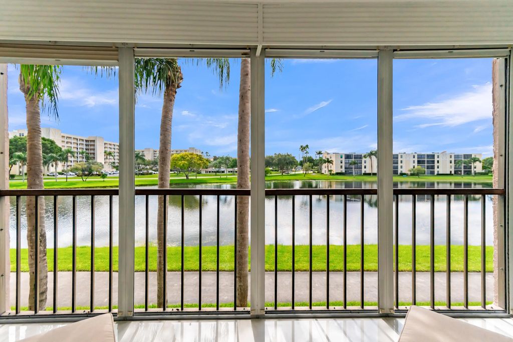 7320 Amberly Lane #208, Delray Beach
