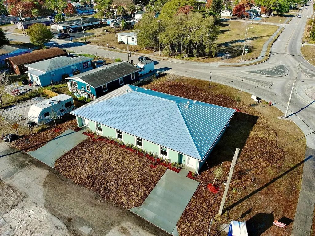 1795 N 16th Court #a-b, Fort Pierce
