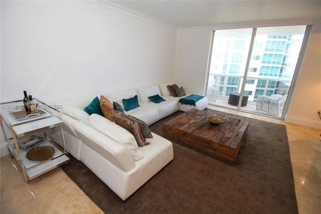 4 of 40 - 10275 Collins Avenue #833, Bal Harbour, FL
