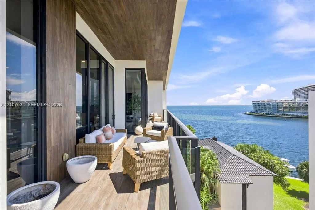 3581 E Glencoe Street #605, Coconut Grove