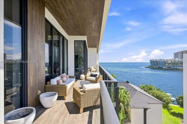 3581 E Glencoe Street #605, Coconut Grove