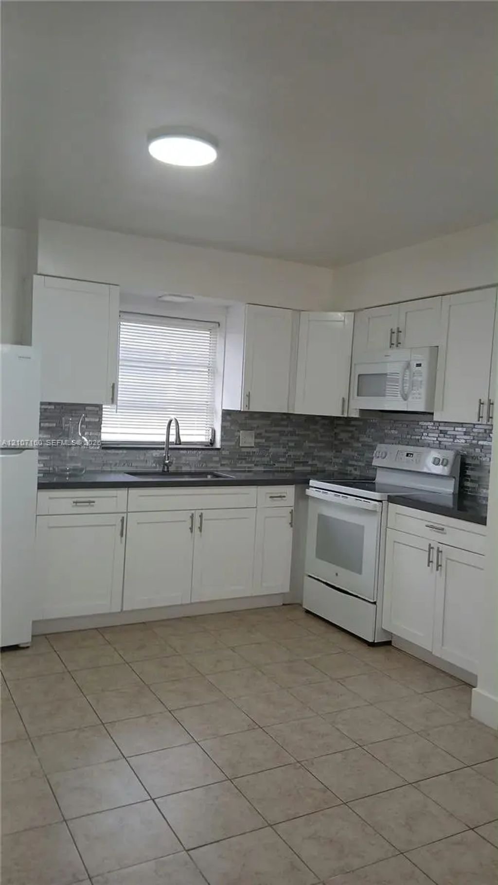 325 Ne 2nd Street #2, Hallandale Beach