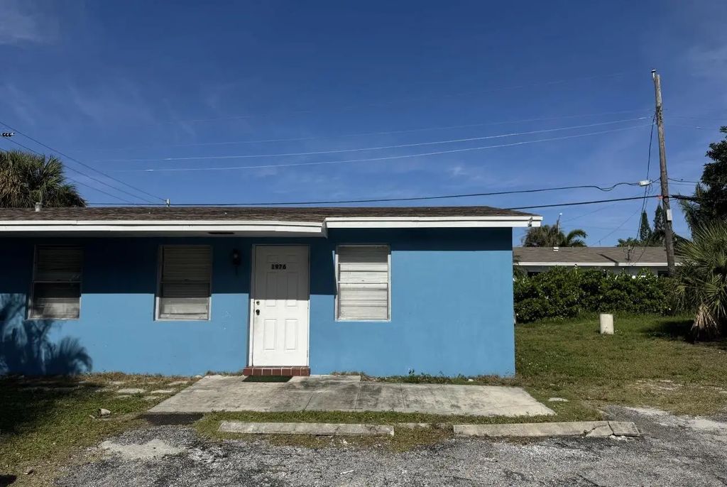1976 Windsor Drive, North Palm Beach