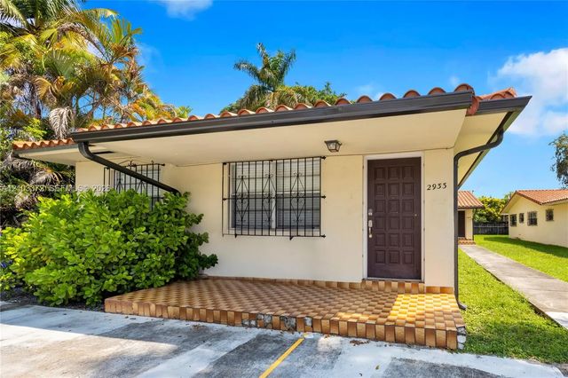 4 of 60 - 2935 Sw 35th Avenue, Miami, FL
