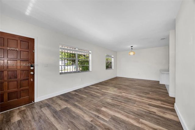 5 of 60 - 2935 Sw 35th Avenue, Miami, FL