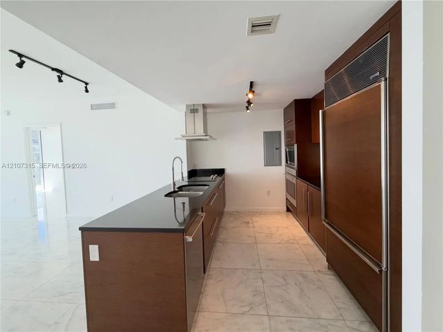 5 of 22 - 495 Brickell Avenue #3803, Miami, FL