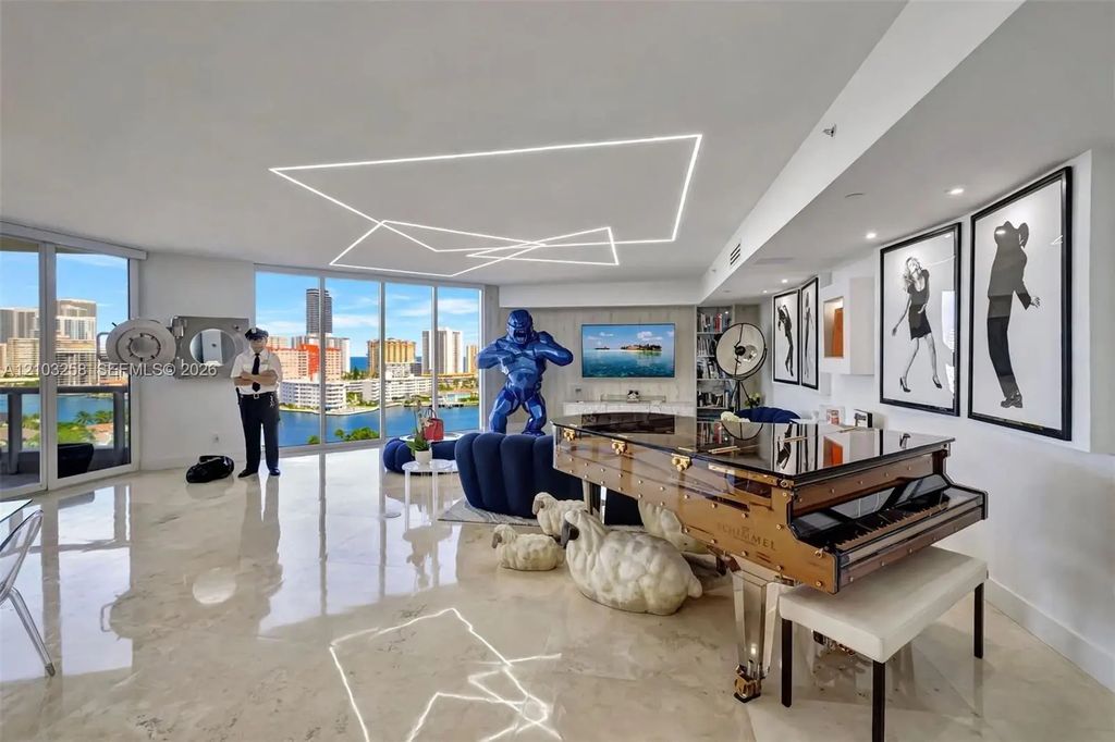 21200 Point Place #1204, Aventura