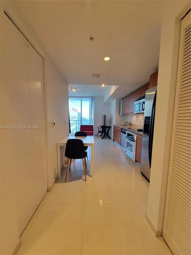 2 of 21 - 185 Sw 7th Street #2806, Miami, FL