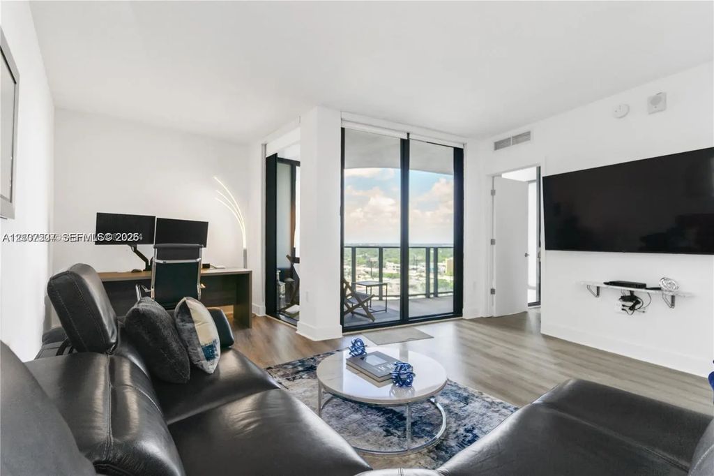121 Ne 34th Street #1614, Miami